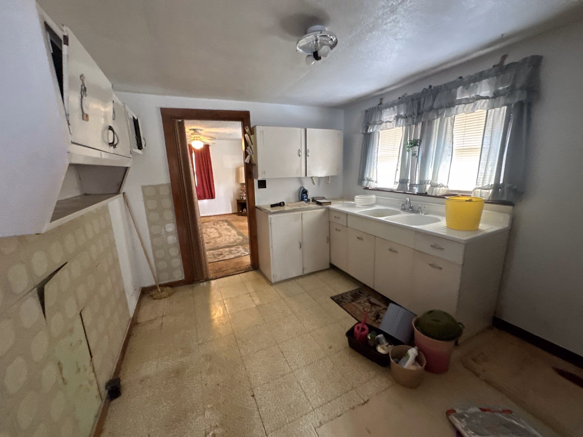3bd/1ba home available in Johnson City! photo 2