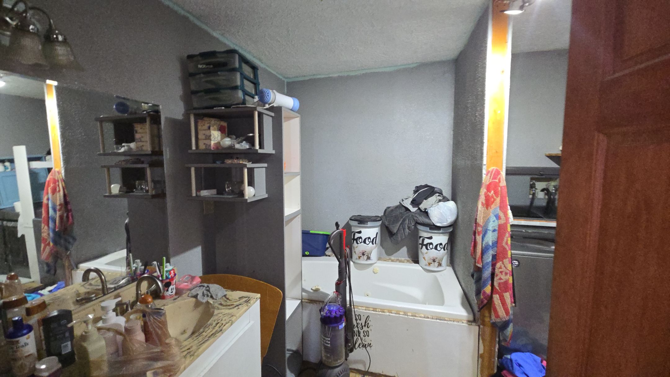 2bd/1bath home available in Mascot! photo 5