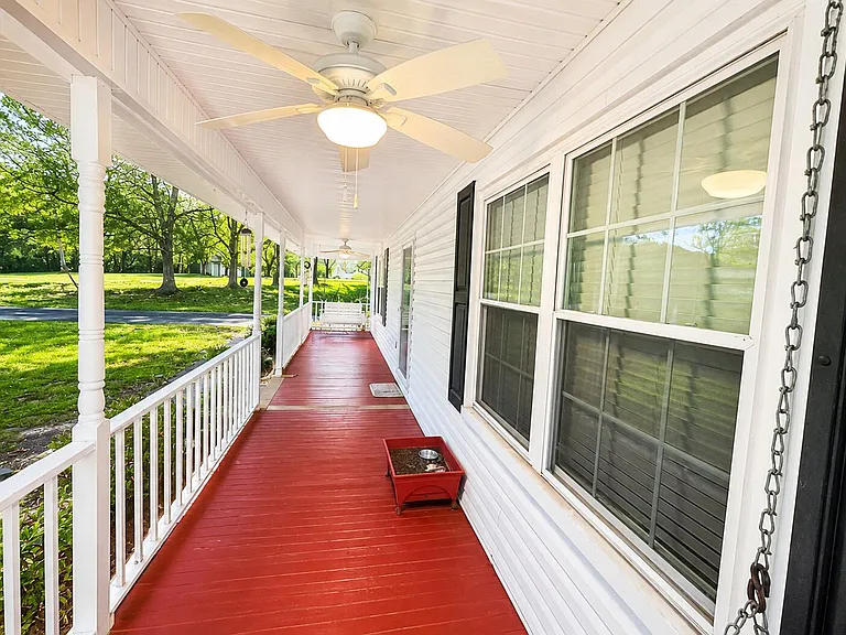 3bd/2bath rancher with garage available in Rocky Face! photo 3