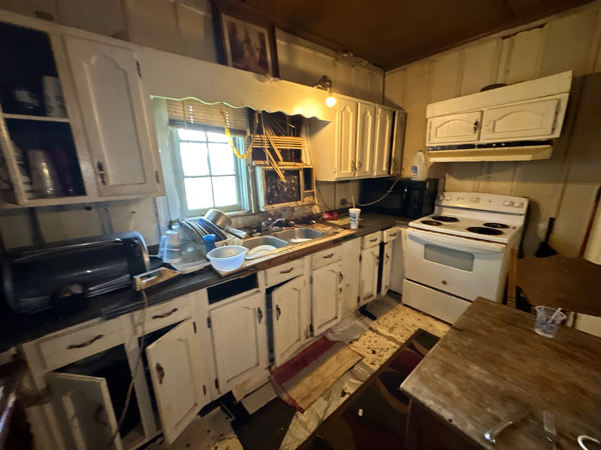 2bd/1bath Log Cabin home available in Whitwell, TN photo 3