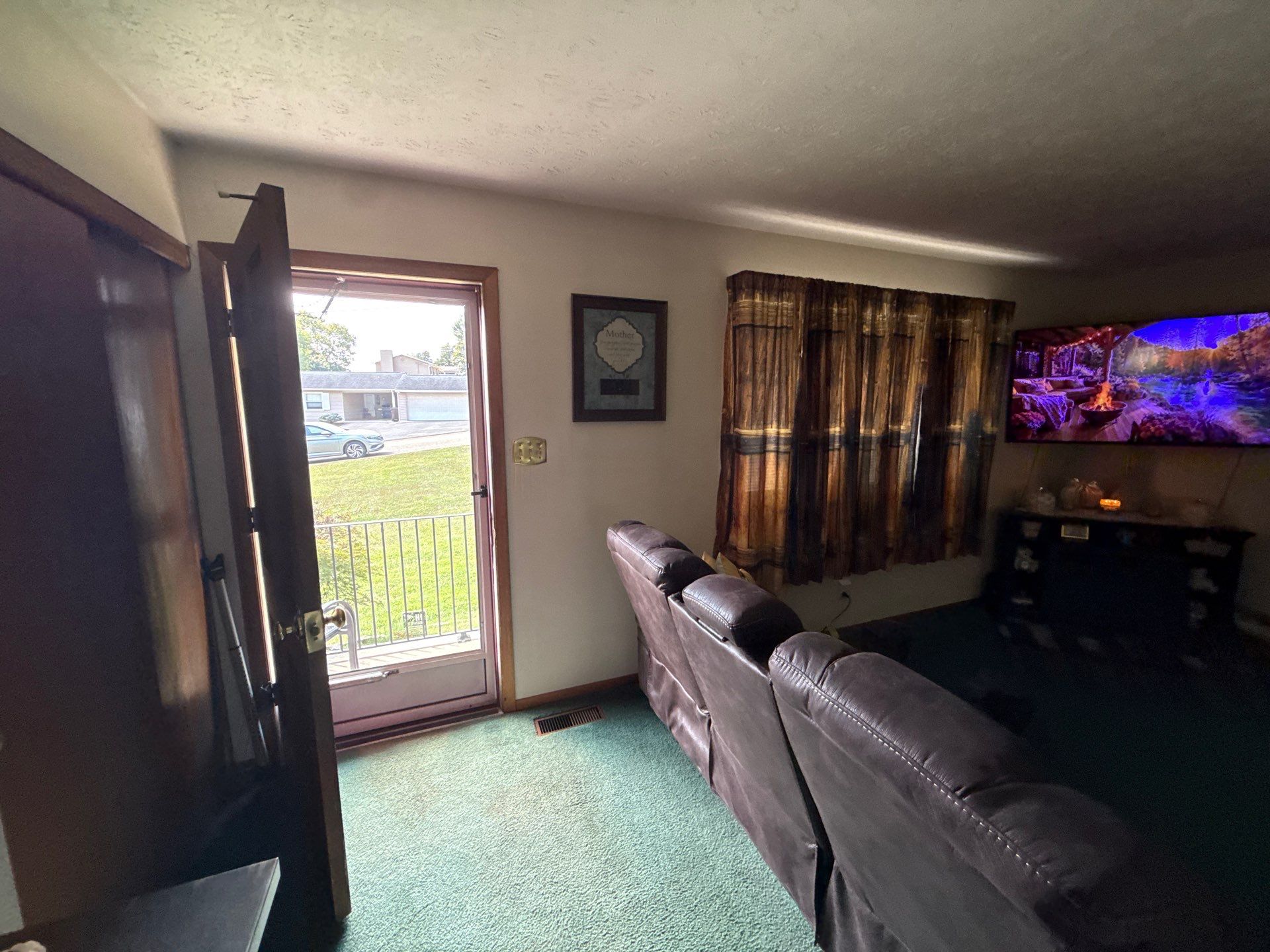3bd/1.5bath home available in Knoxville! photo 2