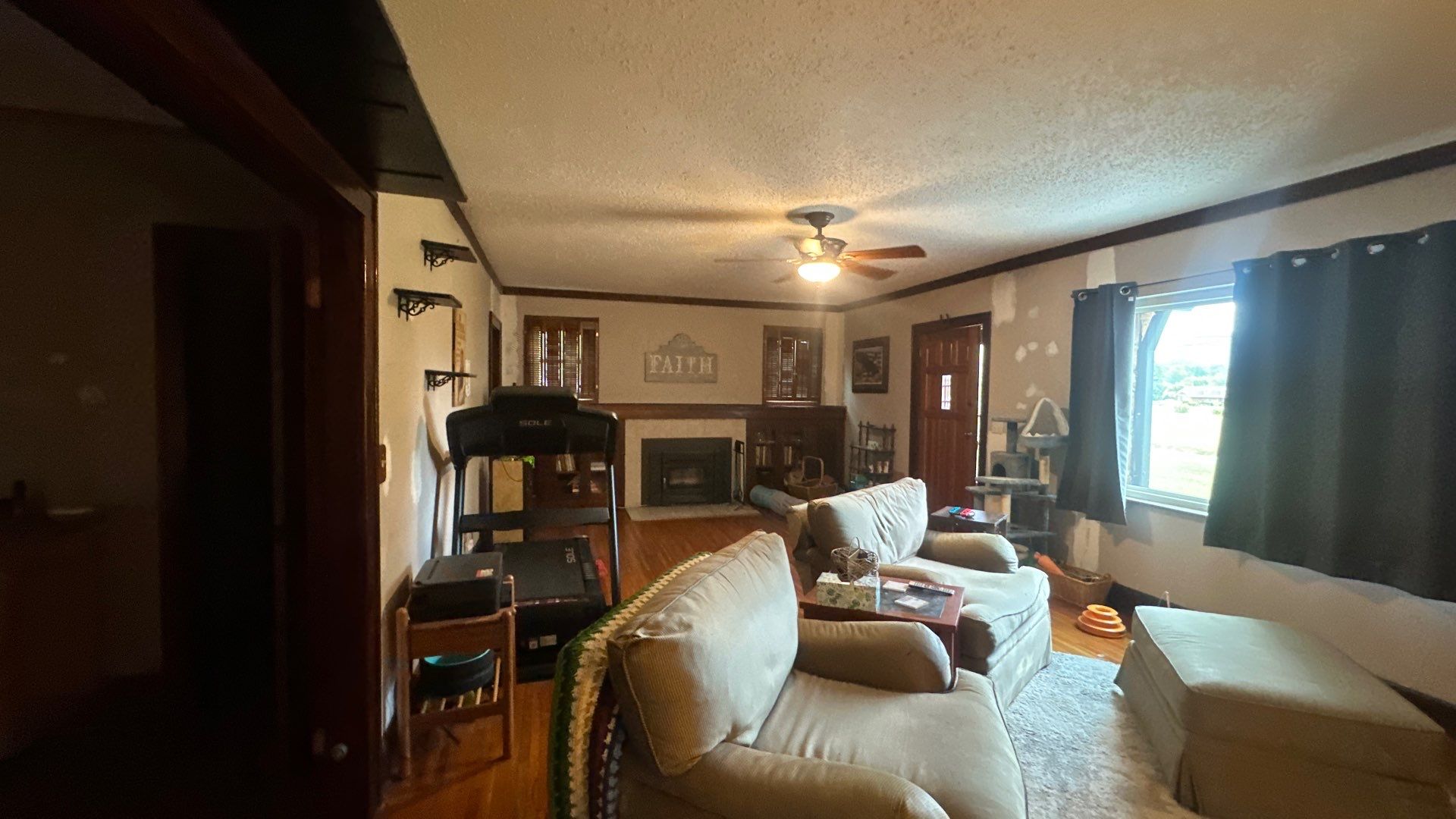 3bd/2bath CUTE stone home available in Corryton! photo 2