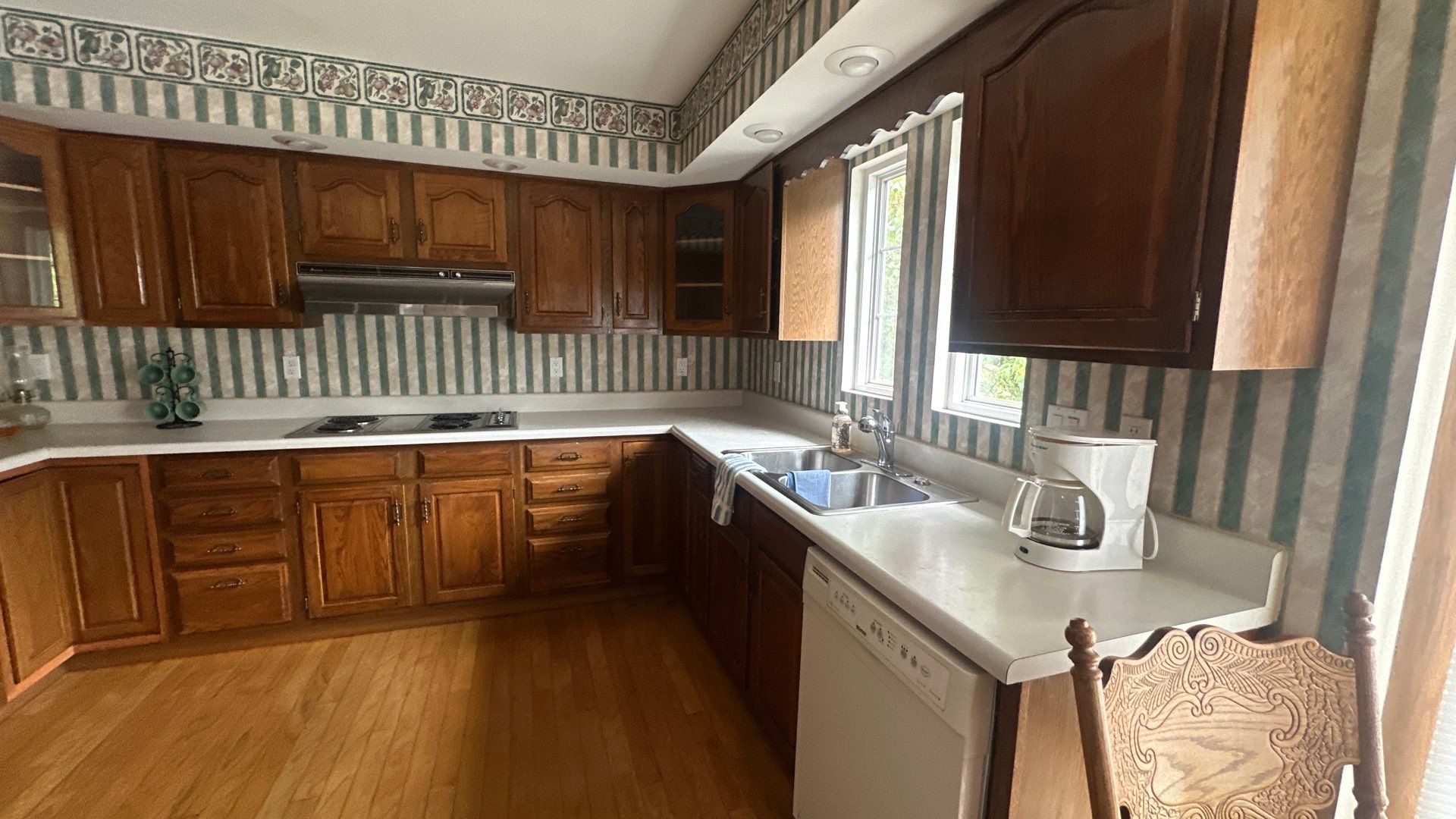 4bd/3.5ba home available  in Sevierville! photo 2