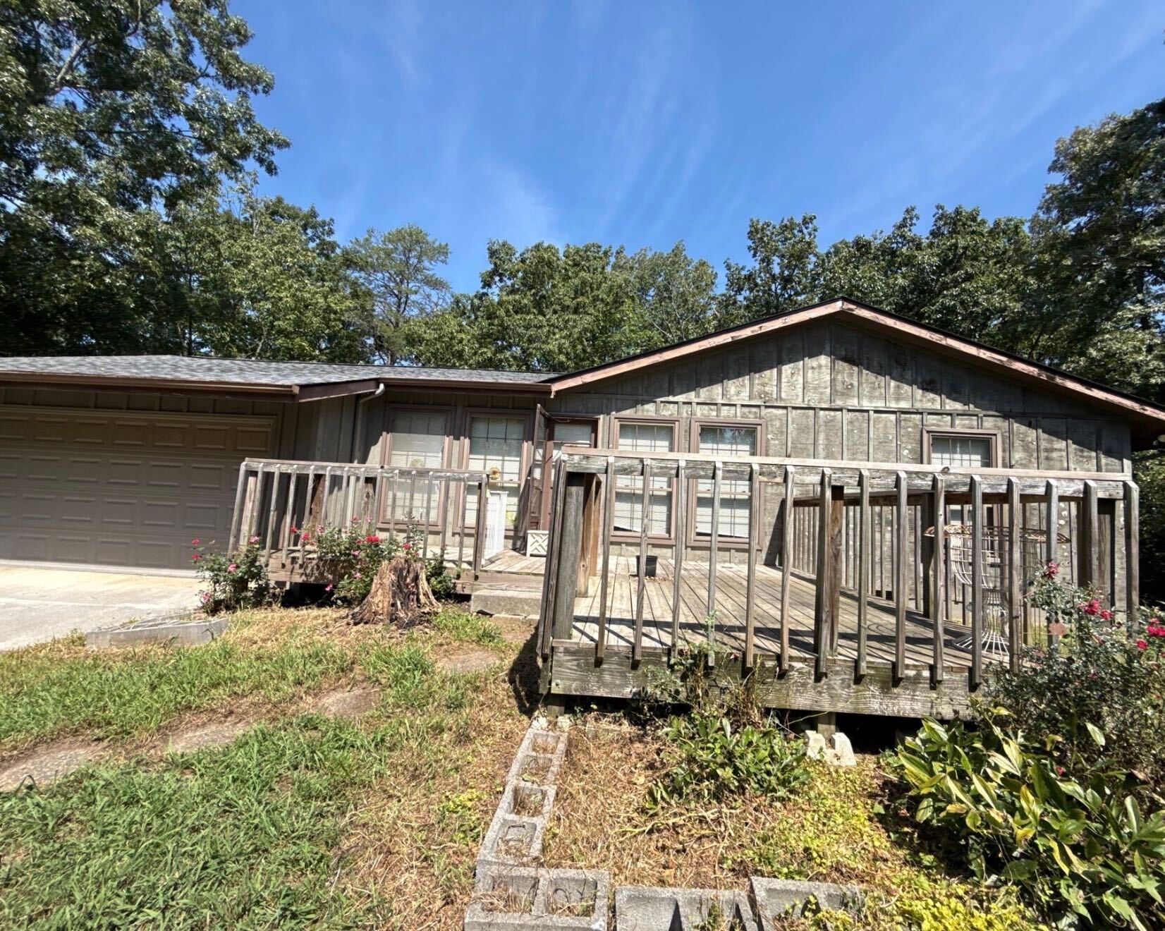 3bd/2bath home on 2.3 acres available in Seymour! photo 2