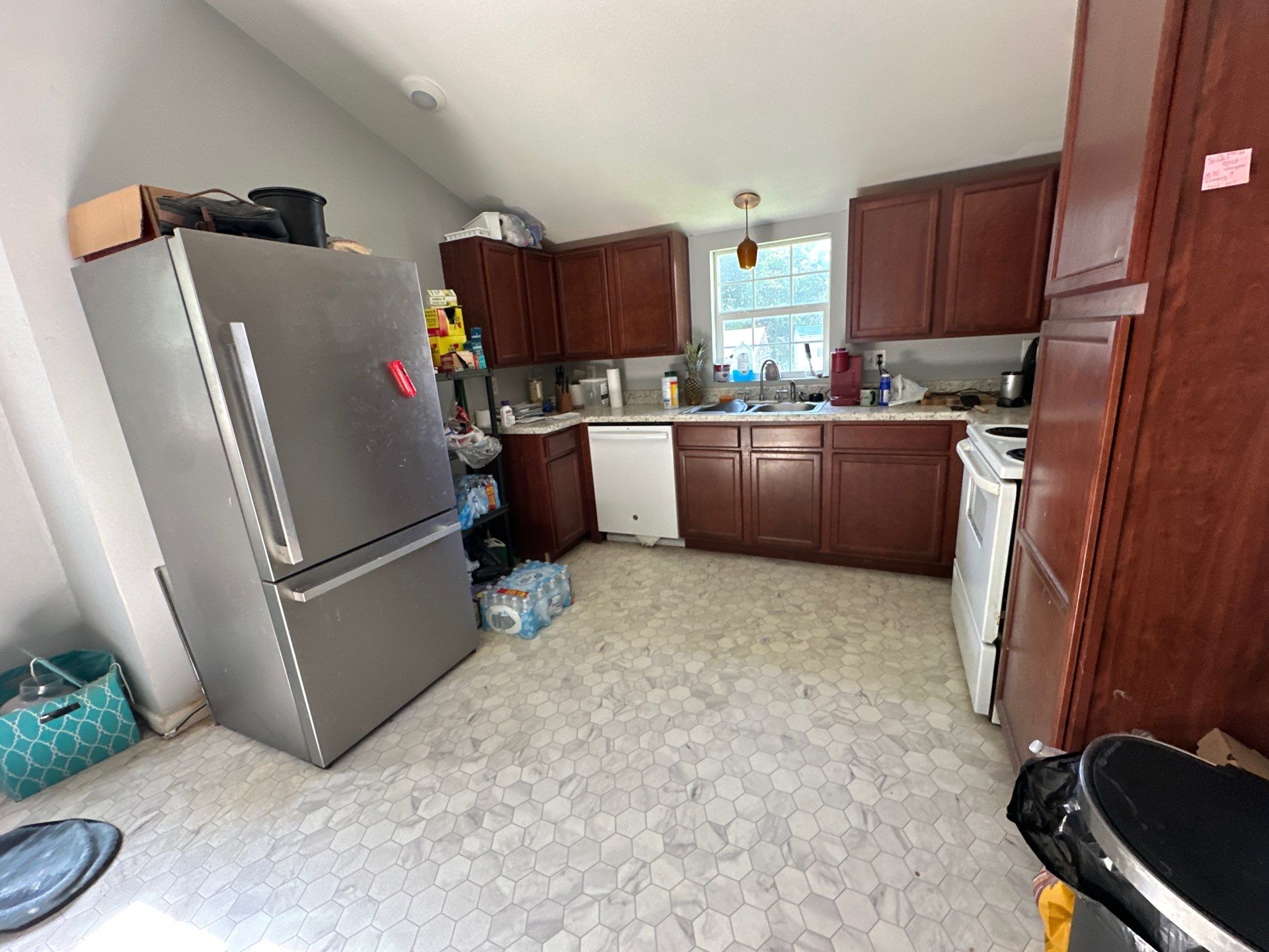 3bd/2bath home available in Cleveland! photo 2